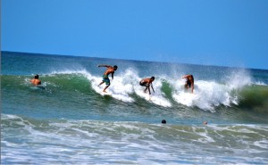 Olas parejitas de playa Grande que hacen las delicias de los novatos.